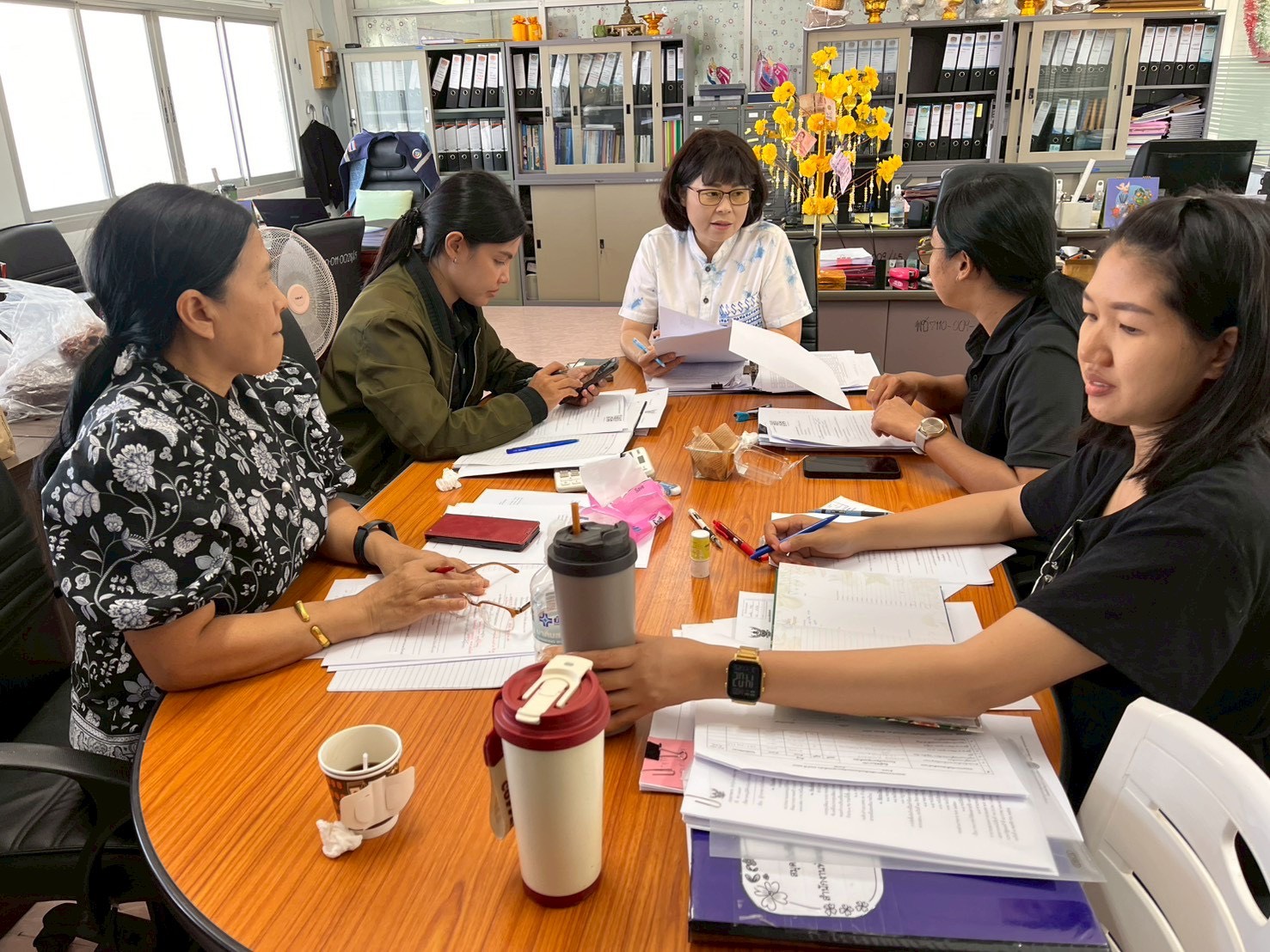 🔥 พช. เทพา ประชุมทีมเจ้าหน้าที่พัฒนาชุมชน ประจำเดือนมีนาคม 2569